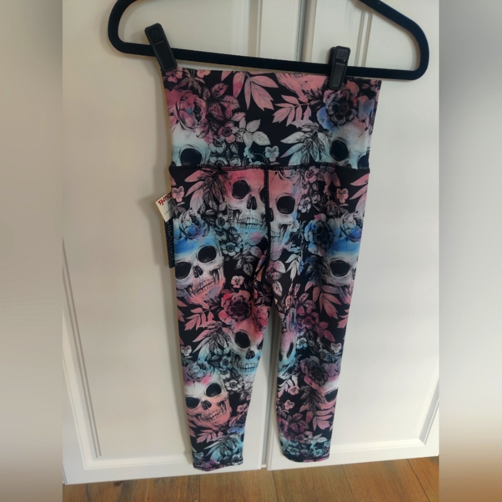 NWT Evolution & Creation Cropped Skeleton  Yoga pants Small